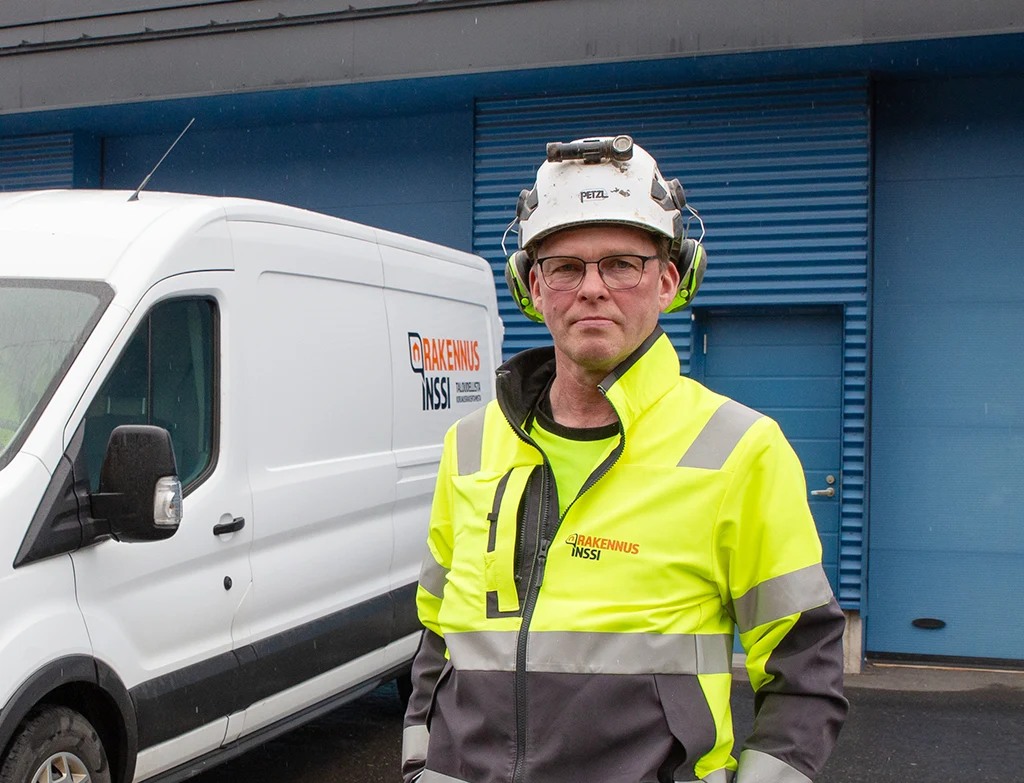 Rakennusinssi vahinkosaneeraukset korjausasentaja